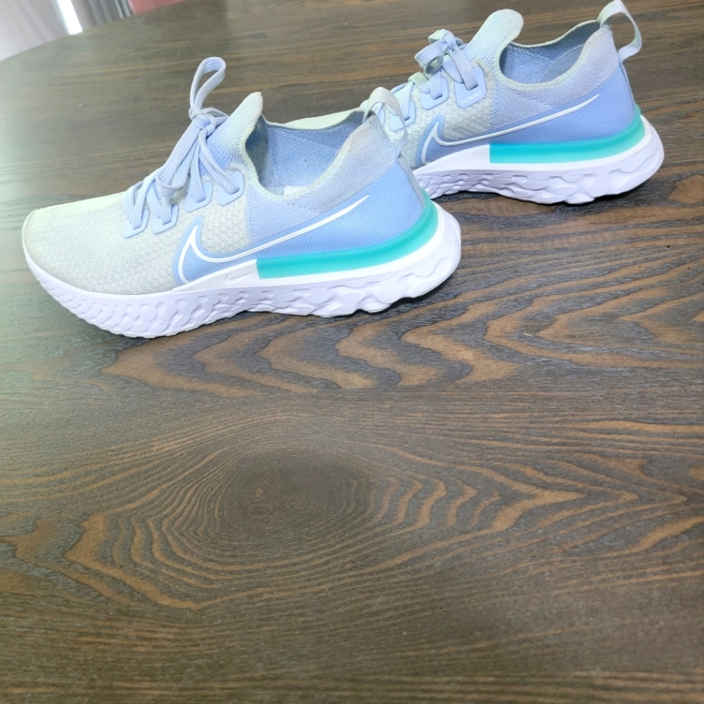 Nike women's sneakers Size 10